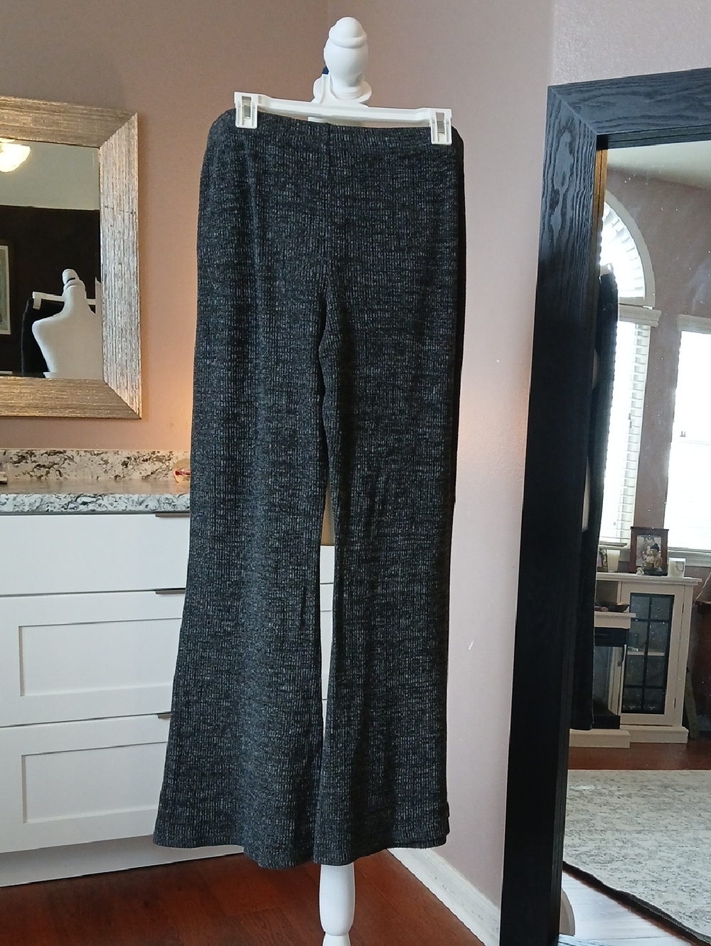 Wild Fable Grey Sweater Pants Size L Heathered Charcoal Flare Leg - Picture 4 of 5